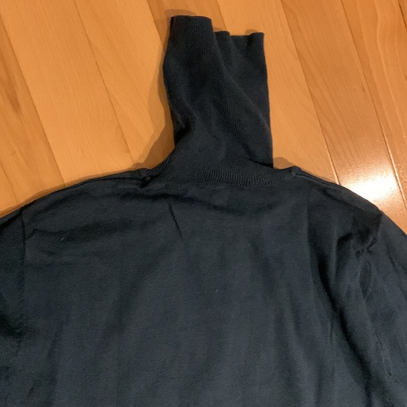 ✏️MAKE AN OFFER Thyme Maternity Women’s Teal Turtleneck - size L - Picture 11 of 15